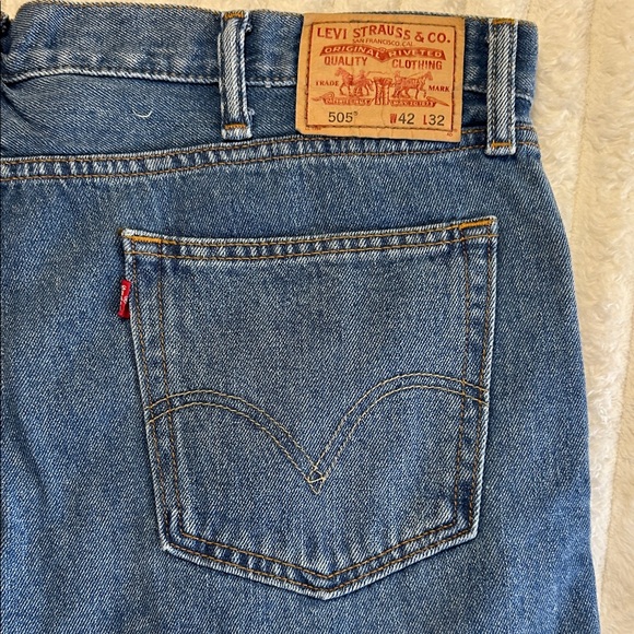 Levi’s 505 Men's Straight Fit Blue Jeans - Picture 10 of 14